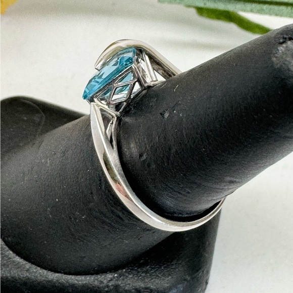 EFFY 14K White Gold Vintage signed BH Blue Topaz Ring Sz 7.25 - Picture 5 of 11